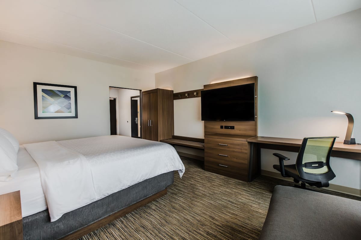 1 bedroom, in-room safe, desk, laptop workspace