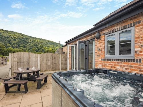 3 bedroom accommodation in Trevor, near Llangollen