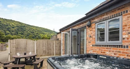 3 bedroom accommodation in Trevor, near Llangollen