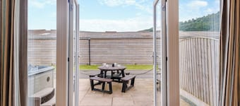 3 bedroom accommodation in Trevor, near Llangollen