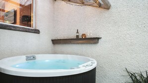 Unclassified image, 5 of 42, button - Ellerthwaite Place - With Hot Tub | Ridgestone (Windermere)