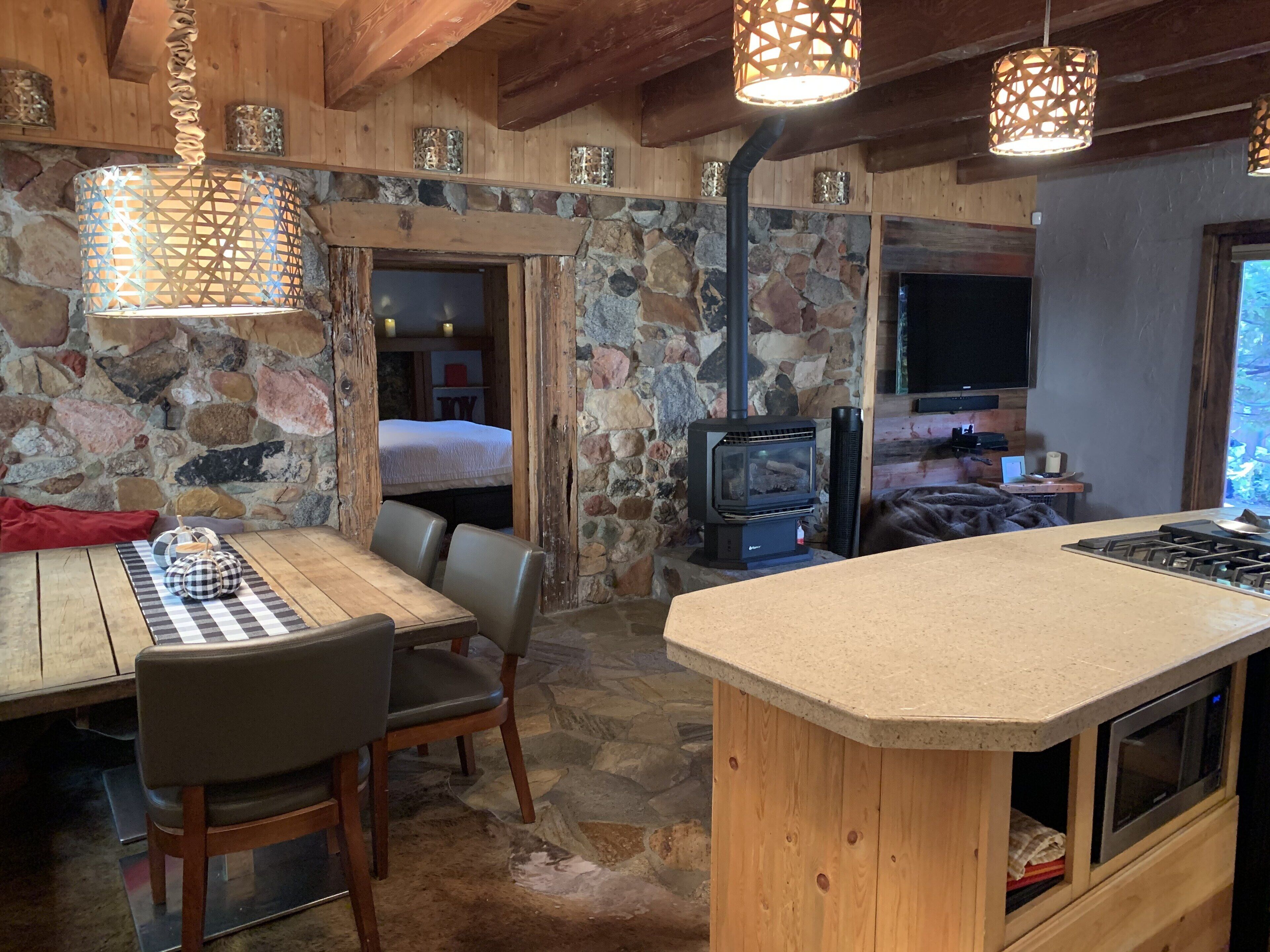 Relax & Refresh at Rockwood Cottage