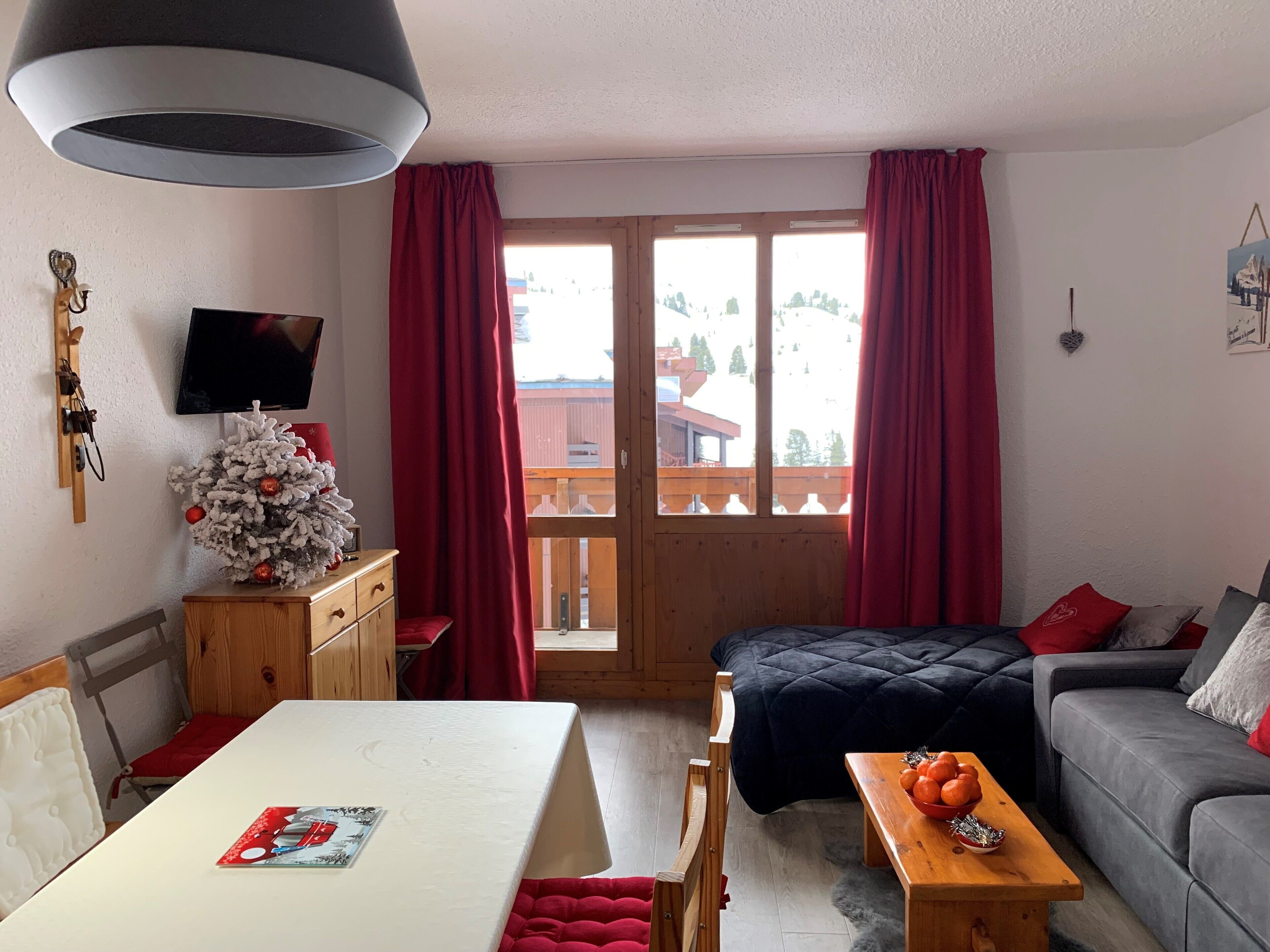 Belle Plagne 2 bedrooms, 4-5 people, at the foot skis + covered parking included