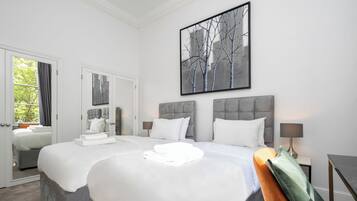 1 bedroom, in-room safe, desk, iron/ironing board