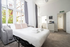1 bedroom, in-room safe, desk, iron/ironing board