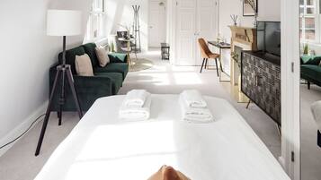In-room safe, iron/ironing board, WiFi, bed sheets