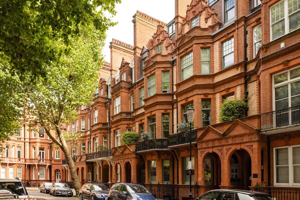 Exterior - The Knightsbridge Suite next to Sloane Square (London)