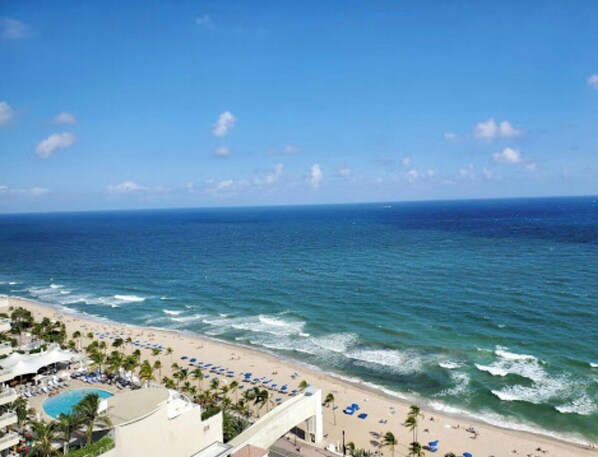 Beach nearby - Beachfront/oceanfront suite in beautiful resort with kitchen/2 Bedrooms (Fort Lauderdale)