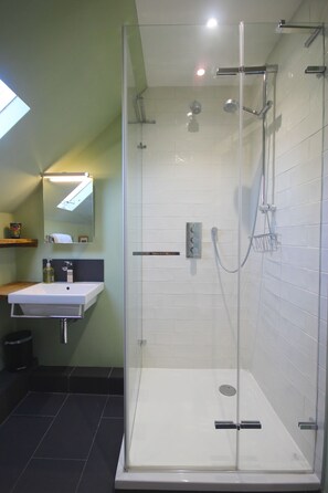 Bathtub, hair dryer