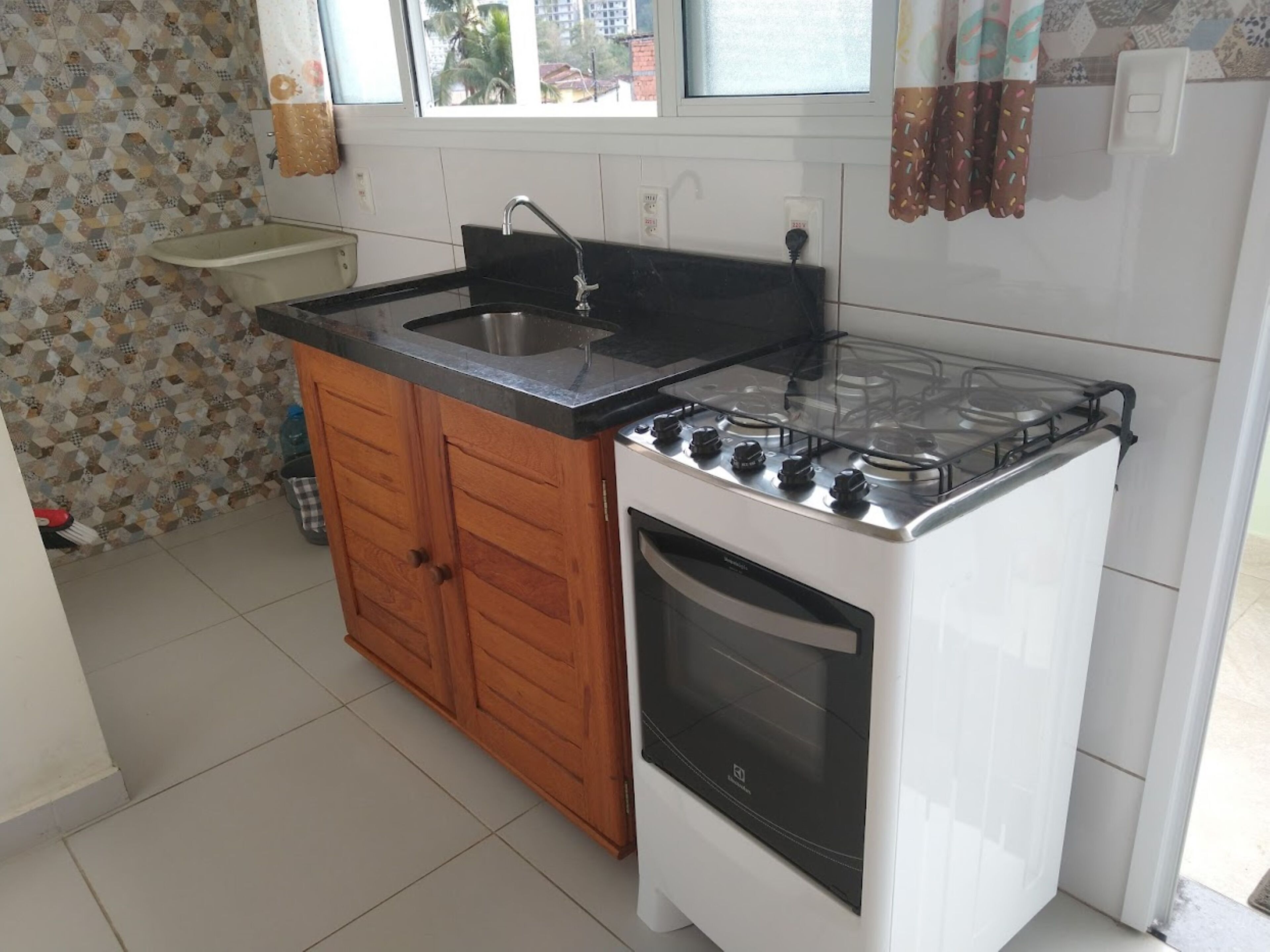 Apartment with 1 bedroom, furnished, swimming pool, playground and barbecue.