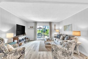 Smart TV, offices - Luxury Beachfront Villa w/ Pool, on Hilton Head (Hilton Head Island)