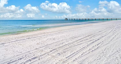Remodeled 2025 đđ Beachfront â±ïžâ±ïž Destin West đ đ Lazy Riverâ”ïžâ”ïž7 Pools & 3 Hot Tubsđ¶ïž