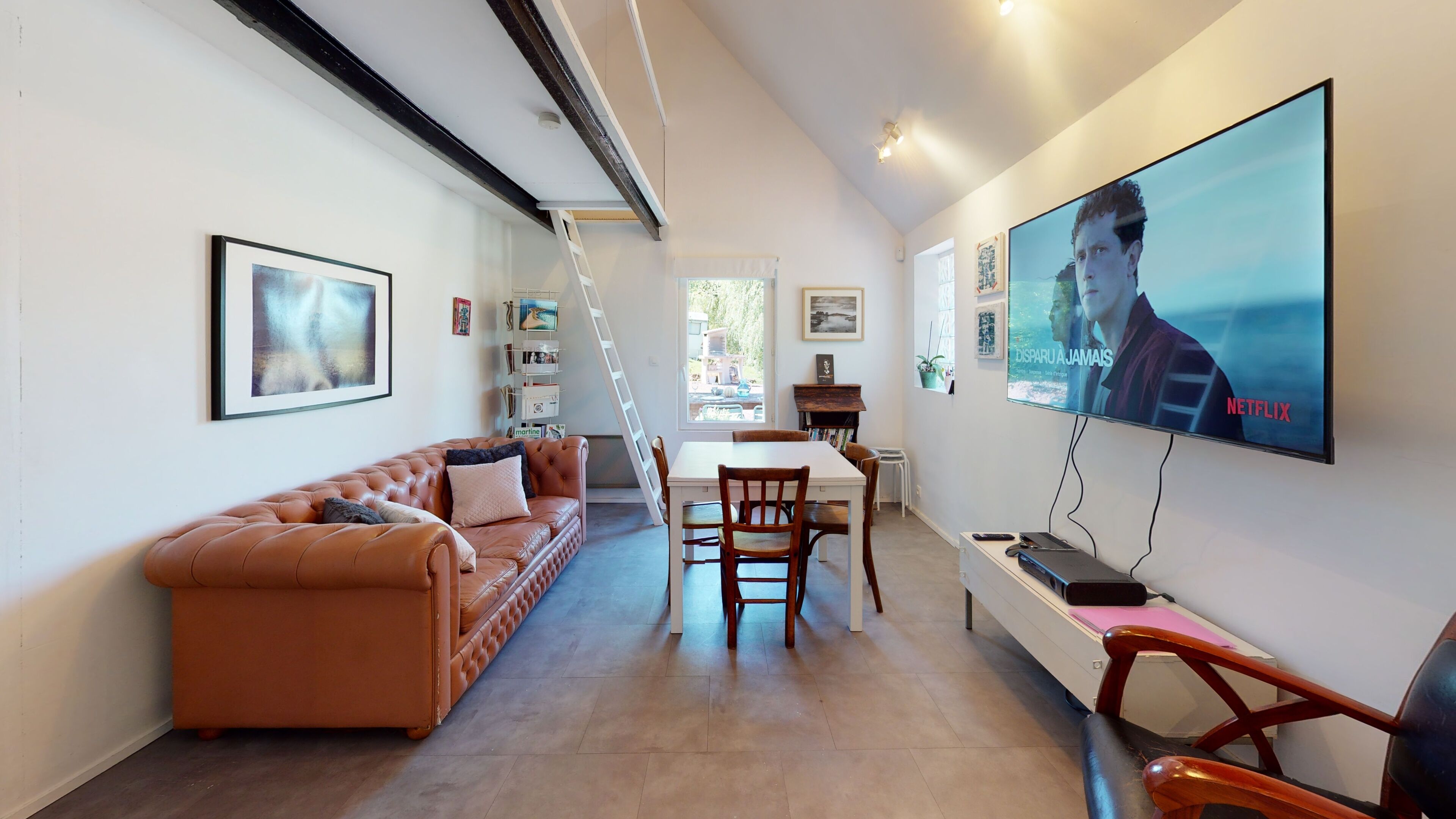 Accommodation for 5 people in the countryside with heated swimming pool in summer