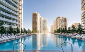 Piscina externa, piscina aquecida