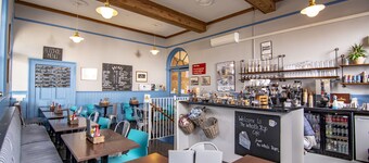 เดอะ สเตชั่น เกสท์เฮาส์