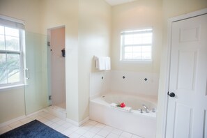 Hair dryer, towels, soap, toilet paper - St. Augustine S.F.H. Beach House Rental- 1 Block to the Beach! (St. Augustine)