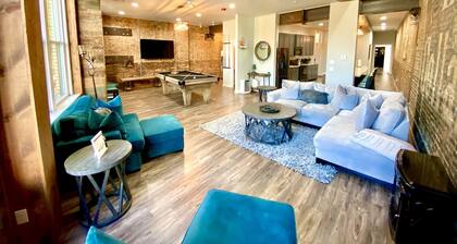Eliot’s Ness’t: Modern Loft Downtown Hot Springs for 6!