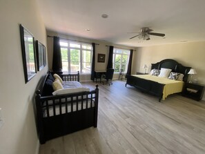 6 bedrooms, desk, iron/ironing board, travel cot