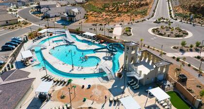 Waterpark Retreat w/ Lazy River, Pickleball Courts