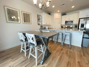 Dining - Waterpark Retreat w/ lazy river, pickleball court (Washington)