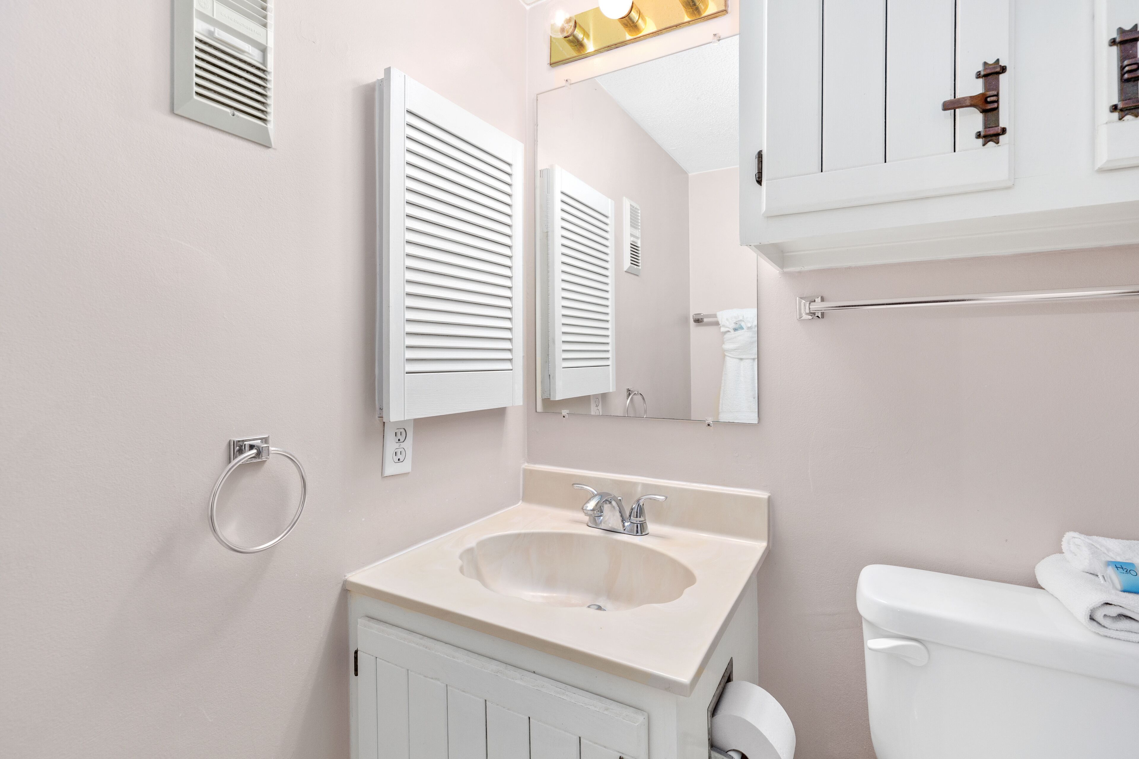 Hot Spot on Comal River. Best Location in Town. 