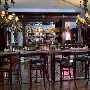 Bar (en la propiedad)
