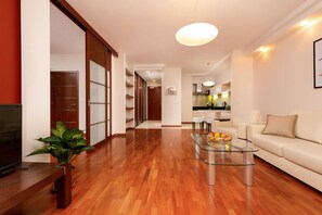TV - Modern Apartment in the Center | Balcony | Parking (Warszawa)