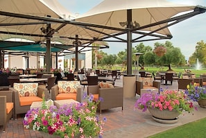 Outdoor dining - Scottsdale | Desert Golf Retreat | Pool + Golf (Scottsdale)