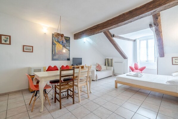1 chambre, fer et planche Ă repasser, Wi-Fi, literie fournie
