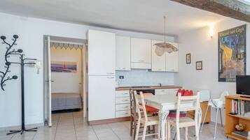 1 Schlafzimmer, BĂŒgeleisen/BĂŒgelbrett, WLAN, BettwĂ€sche