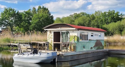 Hermoso barco en Havelsee OT Kützkow