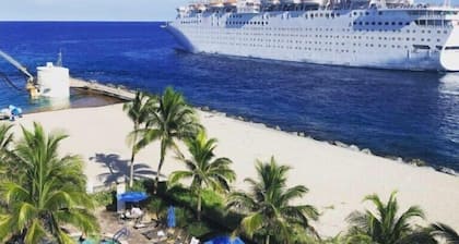 Palm Beach | Beach & Resort Pools | 2BR Villa