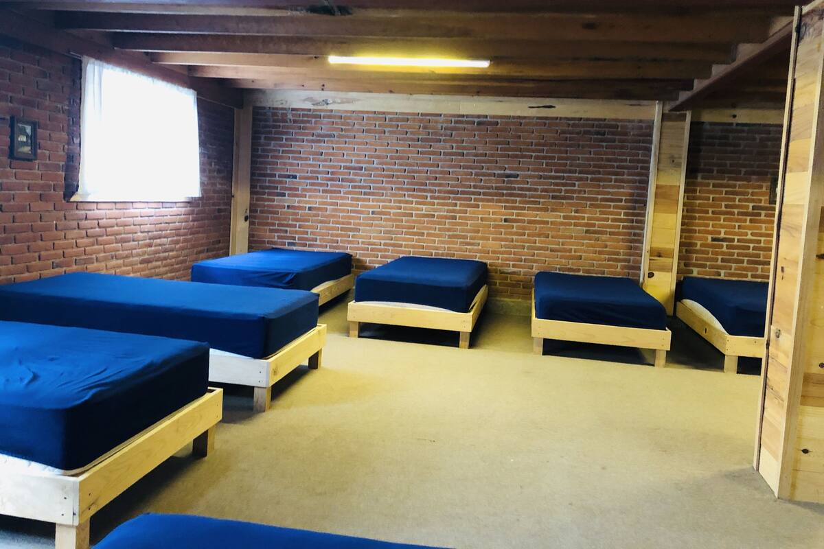 Free WiFi, bed sheets