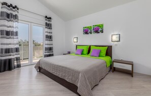 6 bedrooms, in-room safe, travel cot, free WiFi