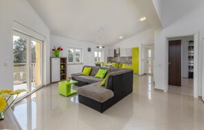 TV, fotballspill og bordtennis