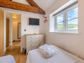 3 bedrooms, free WiFi, bed sheets - 3 bedroom accommodation in Trevor, near Llangollen (Trevor, near Llangollen)