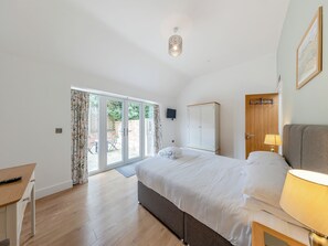 3 bedrooms, free WiFi, bed sheets - 3 bedroom accommodation in Trevor, near Llangollen (Trevor, near Llangollen)