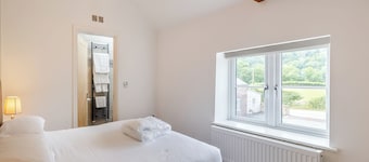 3 bedroom accommodation in Trevor, near Llangollen