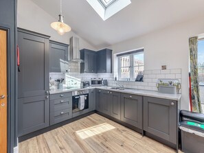 Dishwasher, high chair - 3 bedroom accommodation in Trevor, near Llangollen (Trevor, near Llangollen)