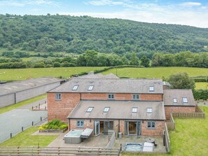 Exterior - 3 bedroom accommodation in Trevor, near Llangollen (Trevor, near Llangollen)