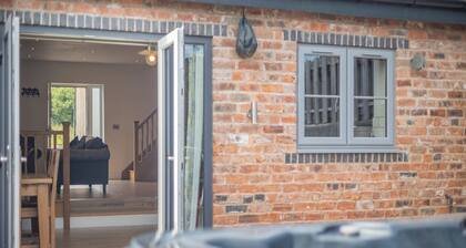 3 bedroom accommodation in Trevor, near Llangollen