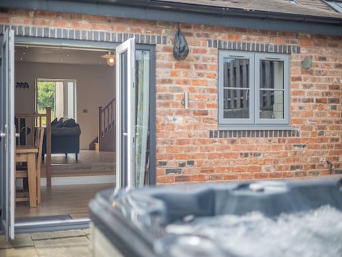 3 bedroom accommodation in Trevor, near Llangollen