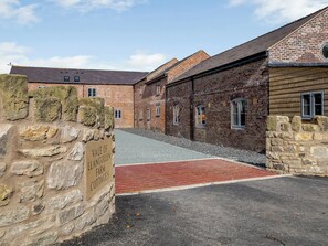 Exterior - 3 bedroom accommodation in Trevor, near Llangollen (Trevor, near Llangollen)