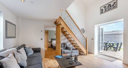 4 bedroom accommodation in Trevor, near Llangollen