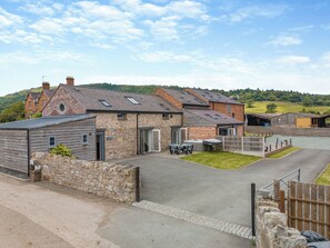 Exterior - 4 bedroom accommodation in Trevor, near Llangollen (Trevor, near Llangollen)