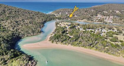 Alkira Hat Head - waterfront location