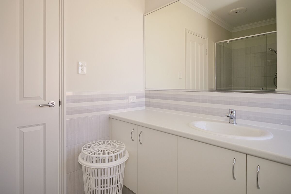 Brand New Home on Perth Doorstep — image 13