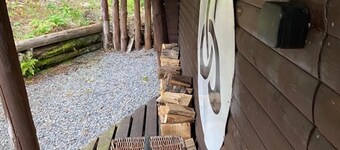 Culrain Super traditional Pet Friendly cottage with wood burning stove