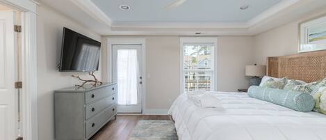 6 bedrooms, desk, iron/ironing board, free WiFi