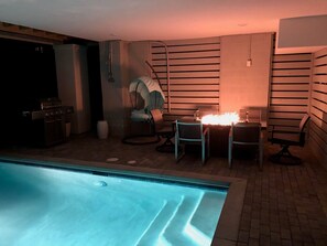 A heated pool - Luxe Family Gem-FREE Heated Pool~Walk to Beach~BBQ (Hilton Head Island)